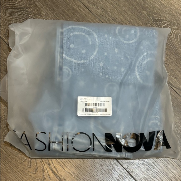 Fashion nova happy face jeans size 3 - Picture 2 of 4